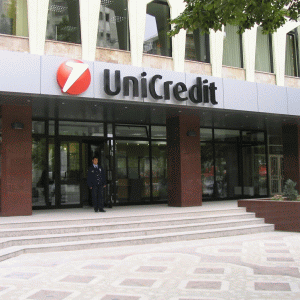 Profitul UniCredit a scăzut cu 12% în trimestrul al treilea