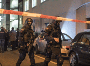 Poliţia din Zurich, după incidentul din moschee (Sursa foto: captură Youtube)