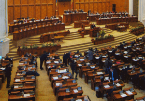 Cererea de reexaminare a legii privind eliminarea a 102 taxe nefiscale, respinsă de Camera Deputaţilor