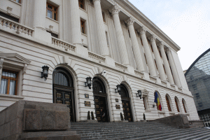 Restanţele la creditele în lei, în creştere cu 1,36%, iar la cele în valută cu 1,57%