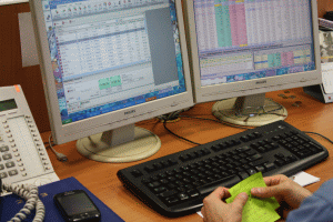 Dow Jones şi S&P 500 au închis în scădere