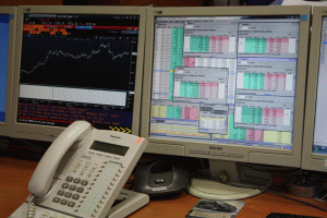 CAC 40, DAX şi IBEX 35 au deschis în scădere