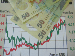 Euro a fost cotat la 4,5069 lei, sub referinţa de ieri