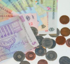 Euro a fost cotat la 4,4983 lei, peste referinţa de ieri