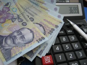 Euro a fost cotat la 4,5077 lei, peste referinţa de ieri