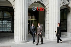 Investitorii au retras de la UBS 15,2 miliarde franci în ultimele trei luni din 2016