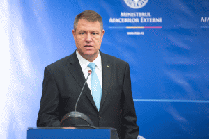 "Am sute de mii de români de-ai mei în stradă"