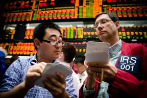 Bursele asiatice au închis în scădere 