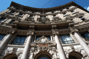 "UniCredit" va elimina 3.900 de locuri de muncă în Italia