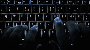 Poliţia lansează o nouă campanie împotriva pirateriei software din firme