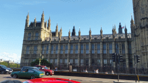 Marea Britanie va avea nevoie de muncitori slab calificaţi din UE şi după Brexit