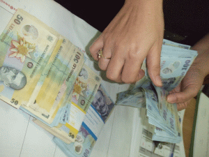 Reglementează cineva epidemia de împrumuturi rapide?