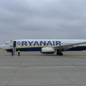 Ryanair ţinteşte locul trei în topul liniilor aeriene de la noi