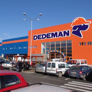 Dedeman se apucă de demolări pe terenul cumpărat de la Roman SA