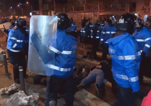 Mai multe persoane implicate în violenţele din Piaţa Victoriei au fost arestate