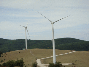 Producătorii de energie eoliană cer Guvernului să modifice urgent legislaţia prin OUG