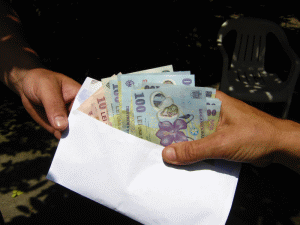 Lupta împotriva corupţiei la nivel înalt a continuat în 2016 în România, însă există în continuare probleme