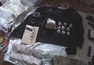 Bărbat reţinut după ce în locuinţa acestuia din Capitală au fost găsite 30 de kilograme de cannabis