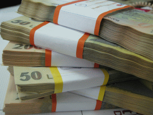 Personalul din MAI va primi un salariu de bază minim brut de 1.450 de lei