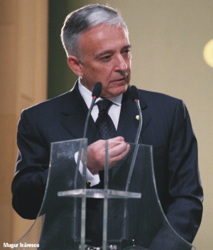 Guvernatorul BNR Mugur Isărescu - fără imunitate în Comitetul de Supraveghere Macroprudenţială