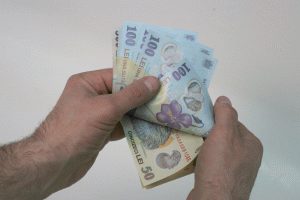 Percheziţii la membrii unei grupări de cămătari