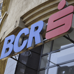 Pachetul de 6% din BCR - miza alegerilor de la SIF Oltenia 