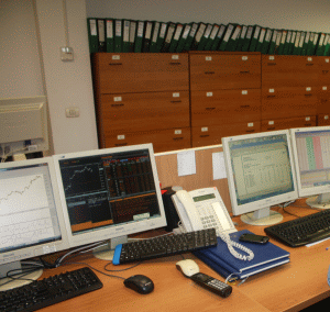 Bursele asiatice au închis în creştere