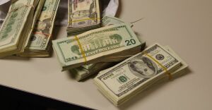 CEZ a vândut participaţia de 7,5% deţinută la MOL, pentru aproape 500 milioane de dolari