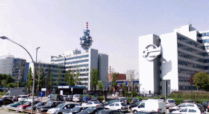 "Vivendi", obligată să-şi reducă participaţia la "Telecom Italia" sau la "Mediaset"