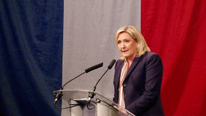 Le Pen se retrage temporar de la conducerea FN