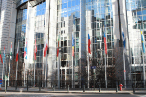 Apartenenţa la UE este considerată un lucru bun de către tot mai mulţi europeni