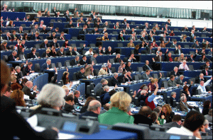 Parlamentul European insistă pentru interzicerea cianurii