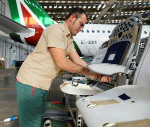 "Alitalia"a lansat procedura de insolvenţă
