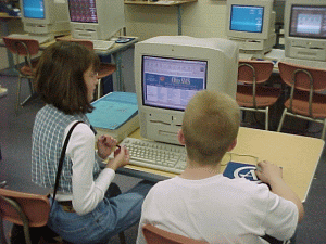 Indicii Hang Seng, Shanghai şi Shenzhen au închis în creştere