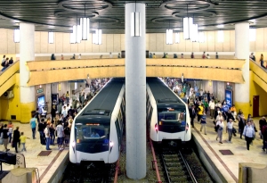 Staţia de metrou Piaţa Victoriei (Sursa foto: Wikipedia)