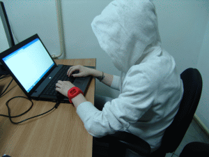 Un atac informatic de proporţii mai mari decât WannaCry este în curs la nivel mondial