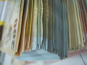 Cartel ALFA solicită amânarea aplicării majorărilor salariale şi pentru aleşii de la toate nivelurile