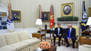 Klaus Iohannis şi Donald Trump la Casa Albă (Sursa foto: Presidency.ro)