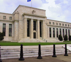 FED a majorat rata dobânzii