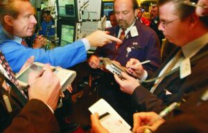 Wall Street a deschis în scădere