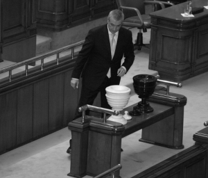 Tăriceanu vrea ca viitorul premier să fie integru, cu experienţă în administraţie şi la un nivel politic înalt