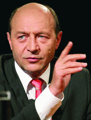 Preşedintele Băsescu, nemulţumit că nu am atras fonduri europene pentru autostrăzi