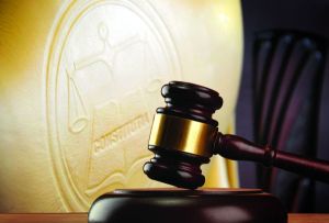 Dispoziţiile Codului penal vizând neglijenţa in serviciu sunt constituţionale dacă prin "îndeplinirea defectuoasă" se înţelege "îndeplinirea prin încălcarea legii"