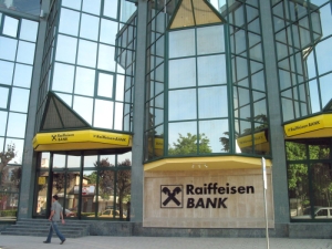 "Raiffeisen" a suspendat oferta publică iniţială pentru divizia din Polonia