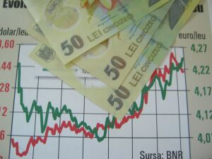  Euro a fost cotat la 4,5718 lei, peste referinţa de ieri