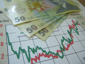 Euro a fost cotat la 4,5645 lei, peste referinţa de ieri