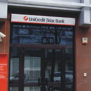 Unicredit lansează o emisiune de obligaţiuni de 500 de milioane de lei