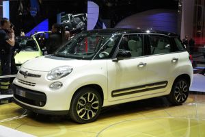 Angajaţii "Fiat" Serbia au renunţat la grevă după ce au obţinut majorarea salariilor