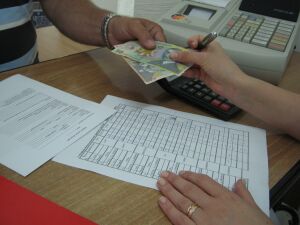 România se aliniază standardelor internaţionale privind instrumentele financiare derivate 