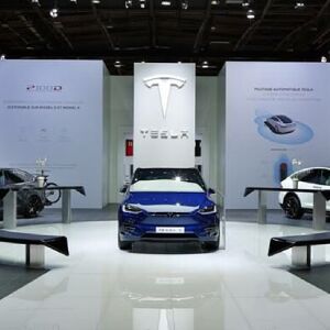 "Tesla" vrea să atragă 1,5 miliarde de dolari printr-o emisiune de obligaţiuni